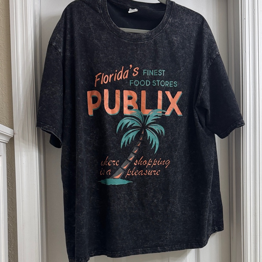 *make offer* Publix Graphic T-Shirt